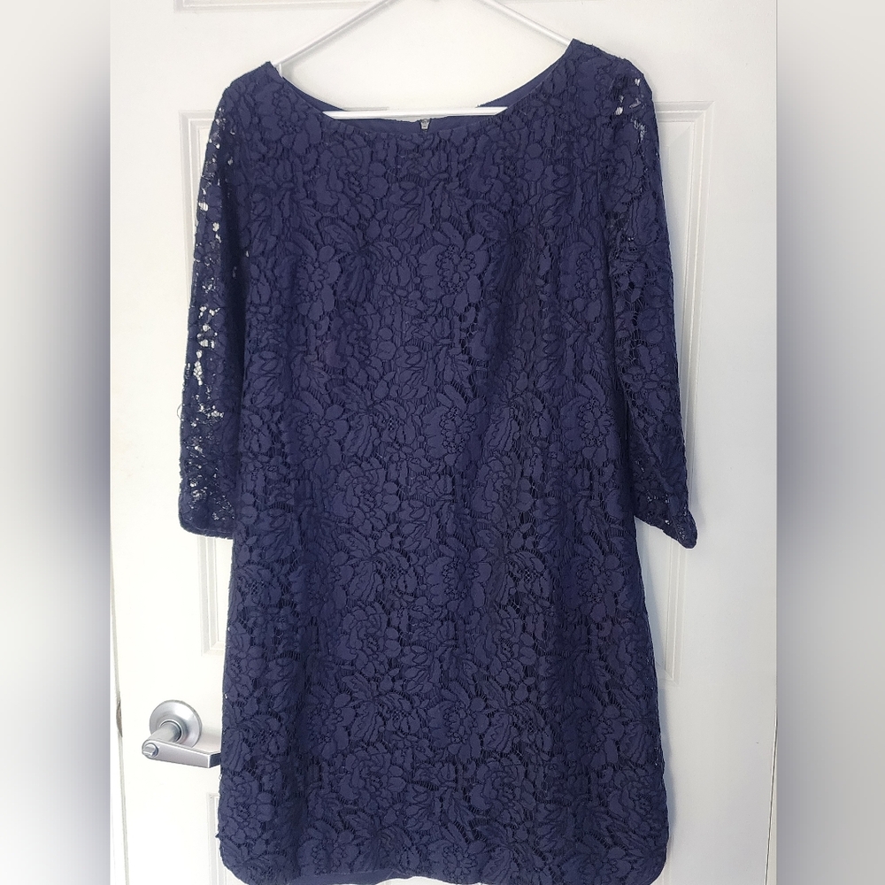Vince Camuto Navy Floral Patterned lace dress. Size 12. EUC.